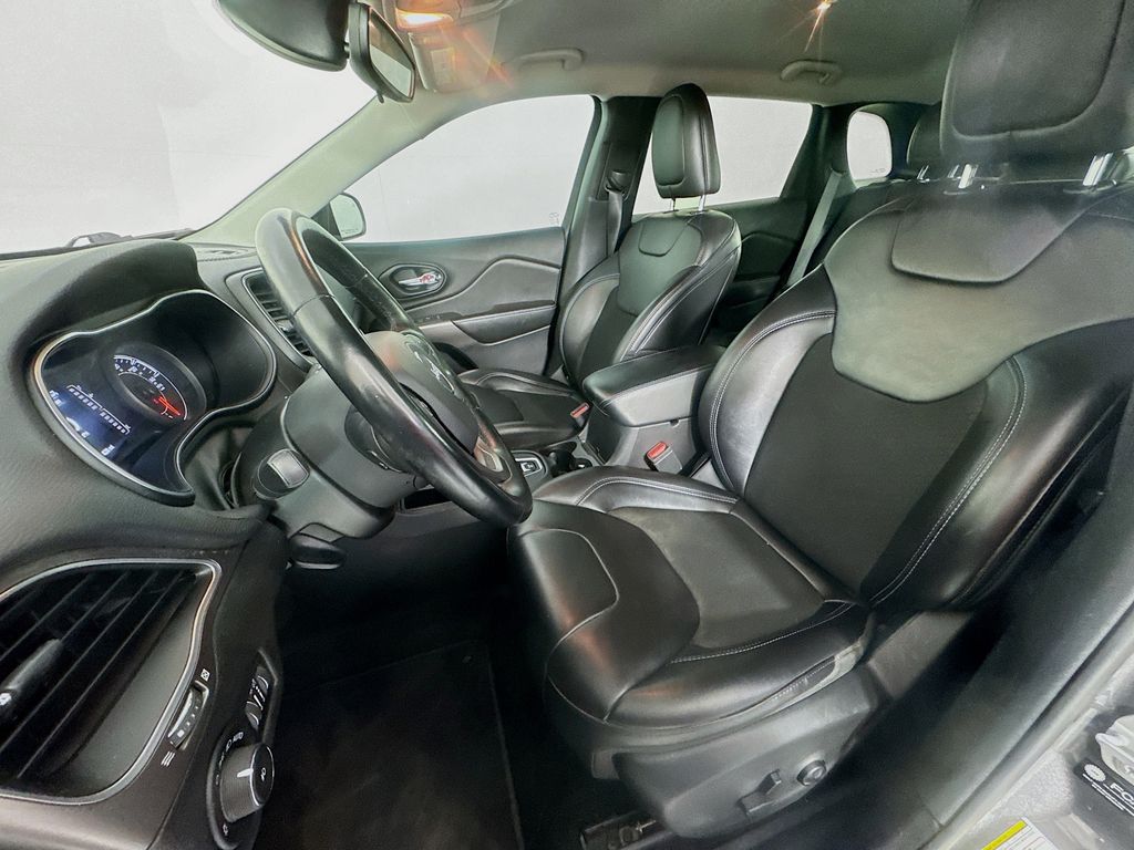 Used Car 2021 Jeep Cherokee  Latitude Plus For Sale Under $20,000 In Austin, Texas