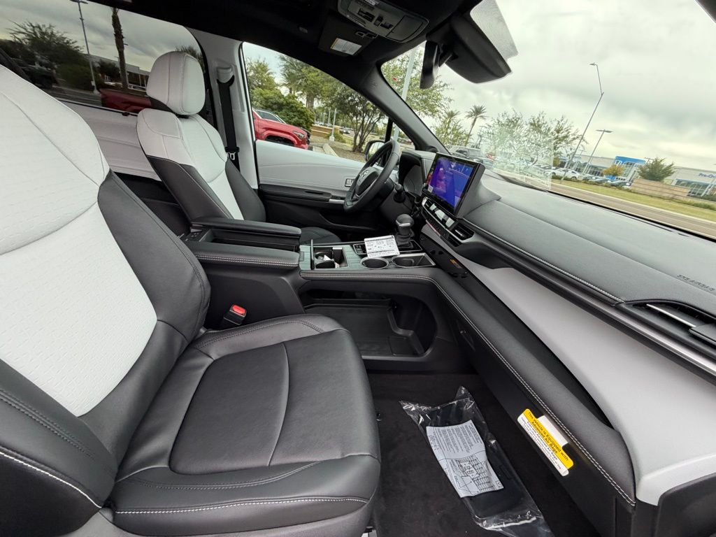 Thumbnail: 2026 Toyota Sienna - 19