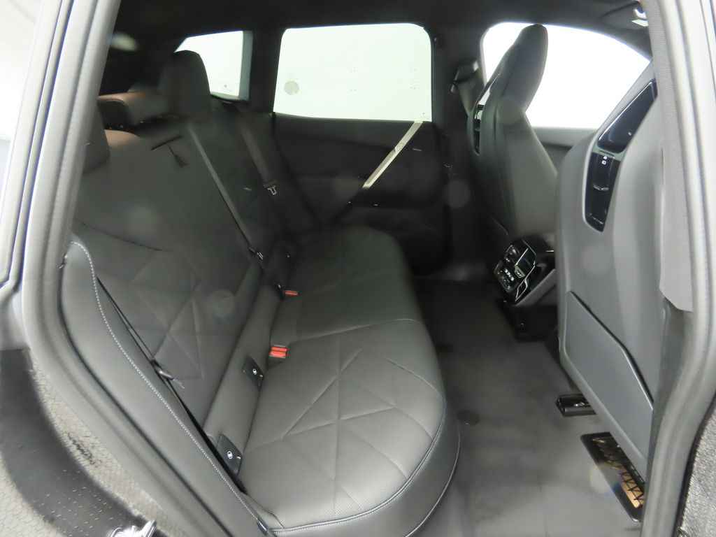 2025 BMW iX xDrive50 23