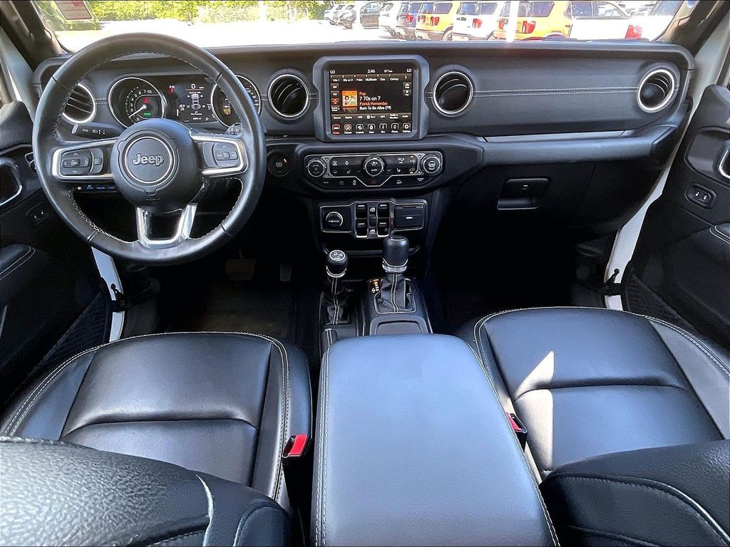 2023 Jeep Wrangler — photo 21