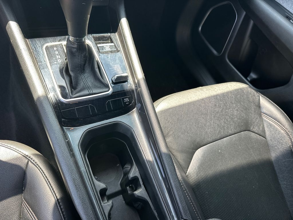 Used 2023 Black Jeep Latitude Lux image 33