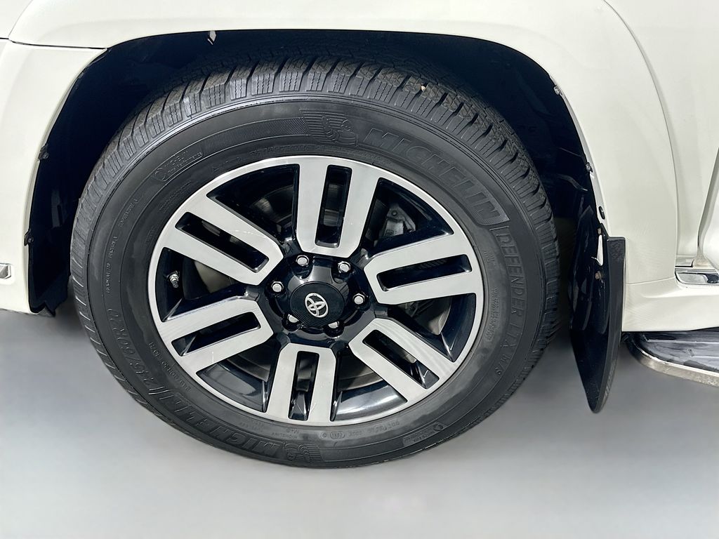 Thumbnail: 2019 Toyota 4Runner - 31