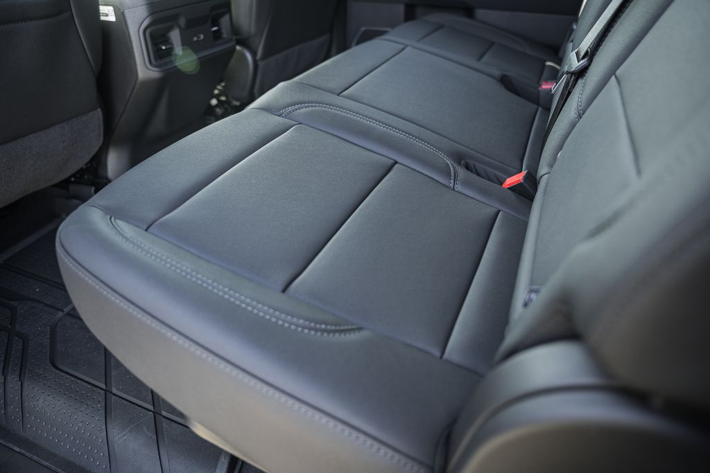 ChevroletSilverado 3500HD38