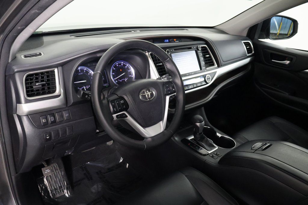 Thumbnail: 2018 Toyota Highlander - 7