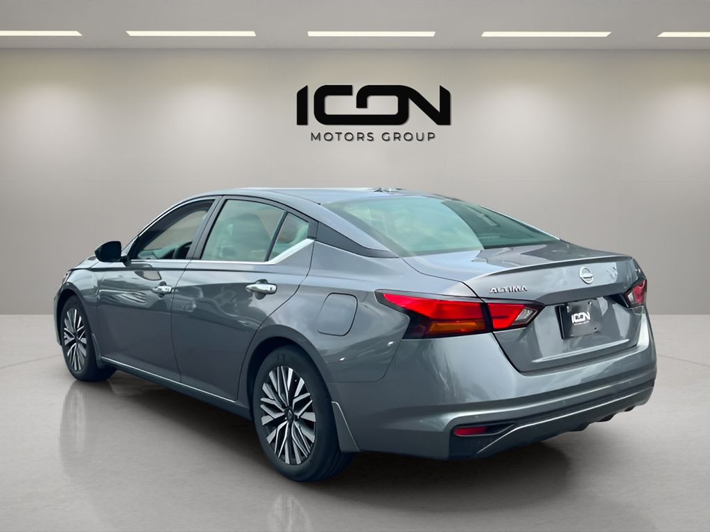 Used 2024 Nissan Altima Sedan