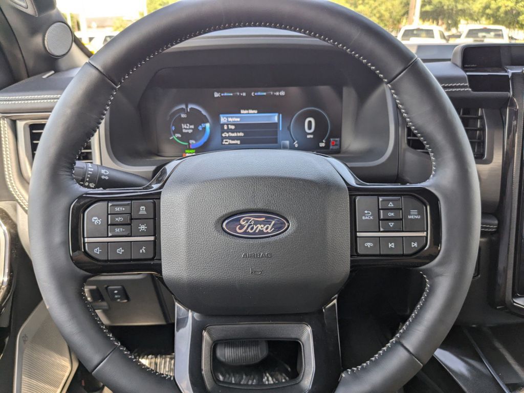 2025 Ford F-150 Lightning Platinum