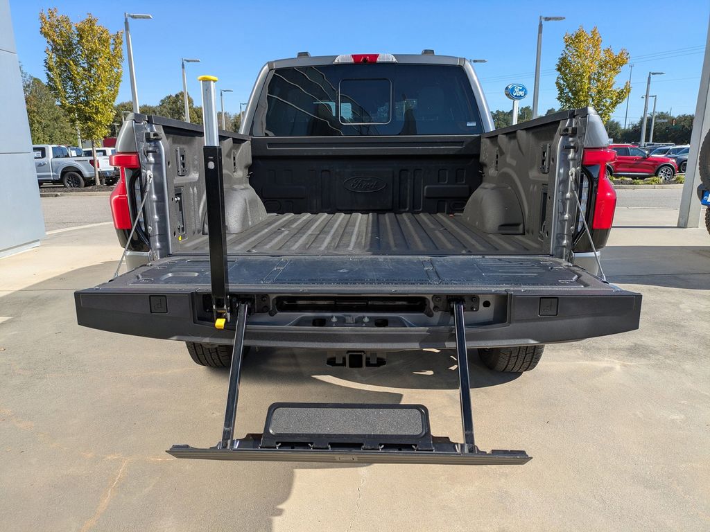 2025 Ford F-150 Lightning Platinum