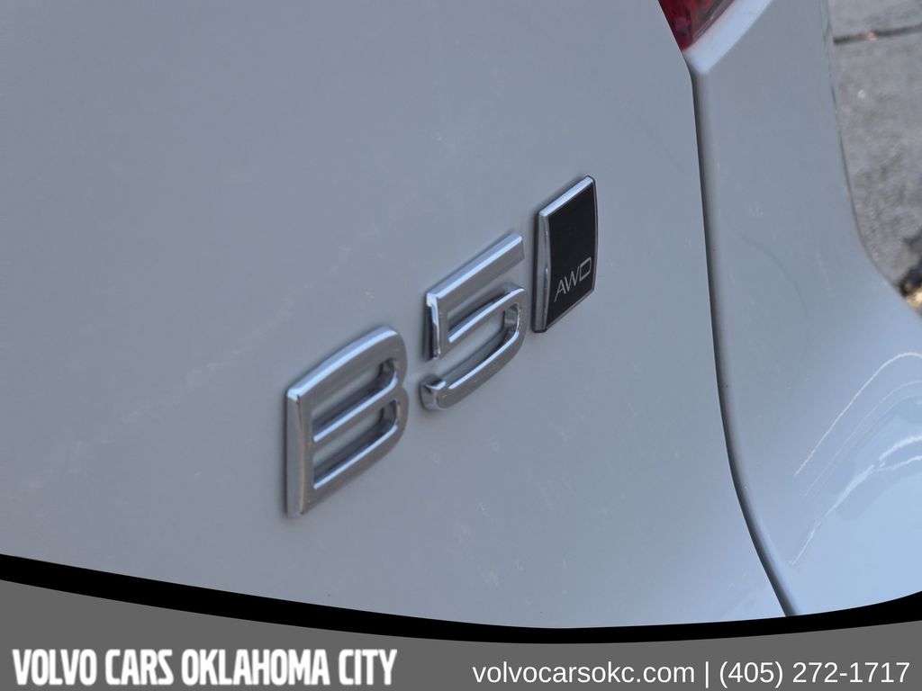2026 Volvo XC40 Plus - Photo 13