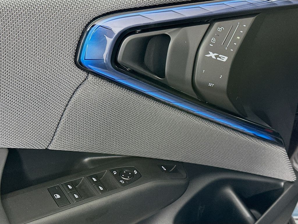 Thumbnail: 2025 BMW X3 - 17