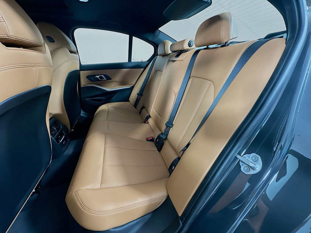 Thumbnail: 2026 BMW 3 Series - 17