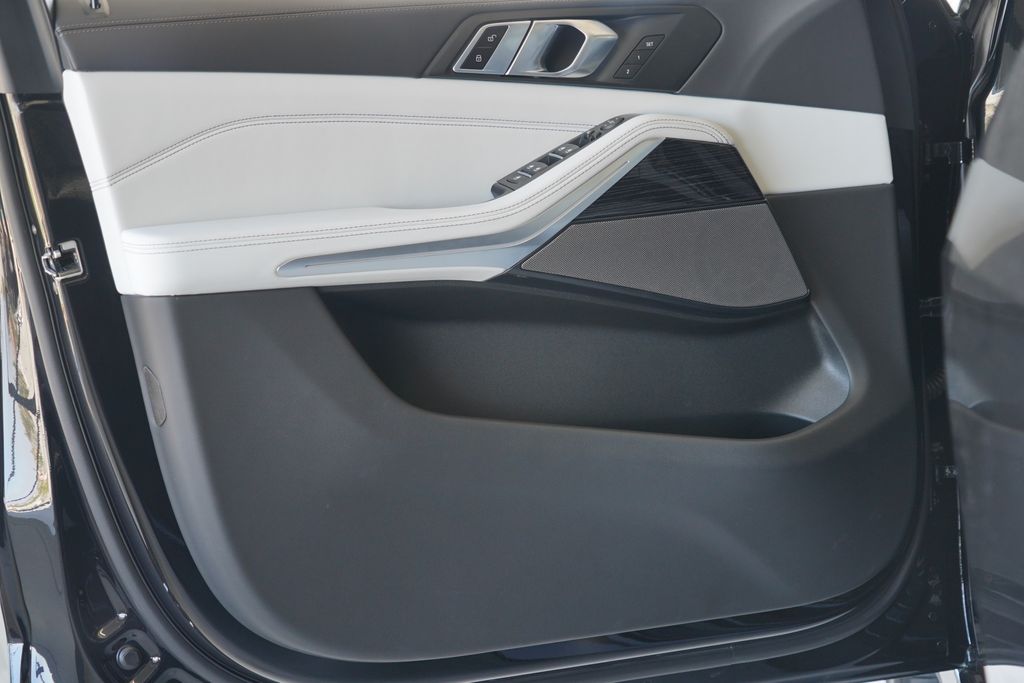 Thumbnail: 2026 BMW X5 - 8