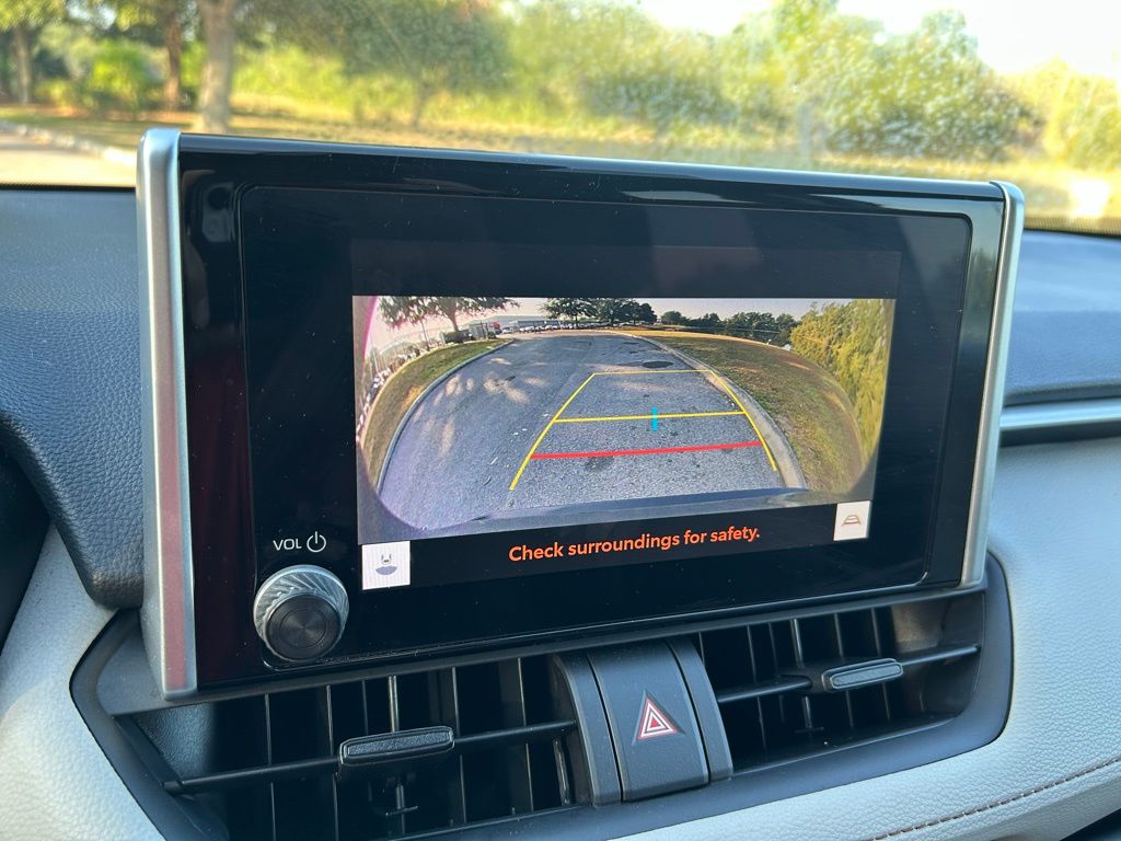 2023 Toyota RAV4 XLE 25