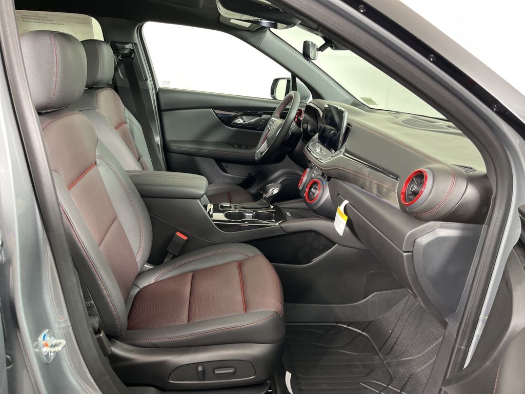 Thumbnail: 2025 Chevrolet Blazer - 8