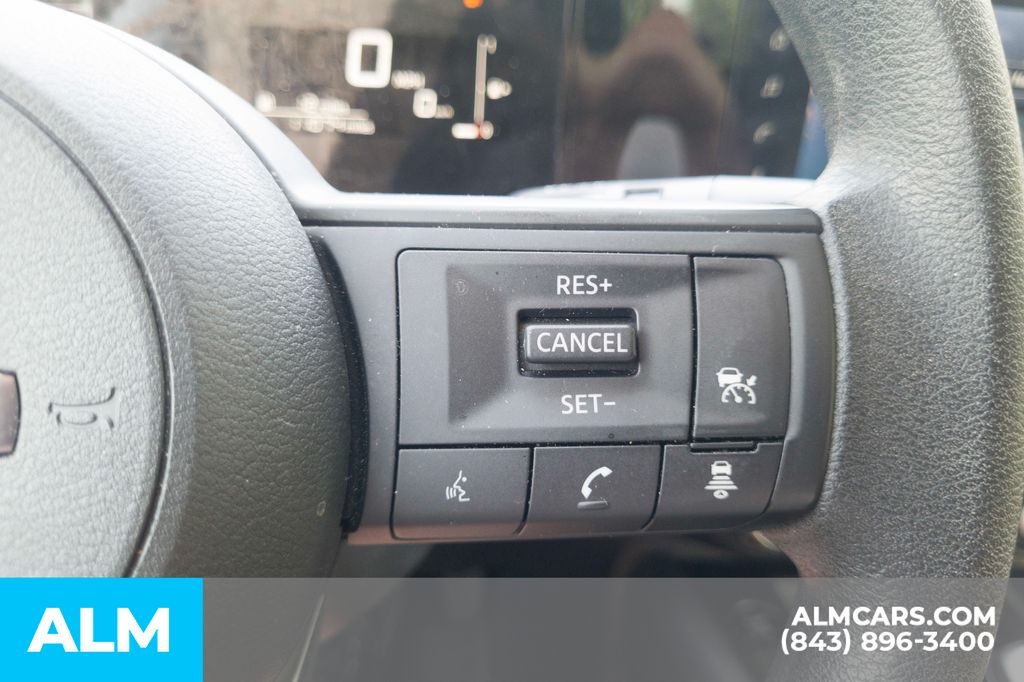 Used 2025 White Nissan SV image 10