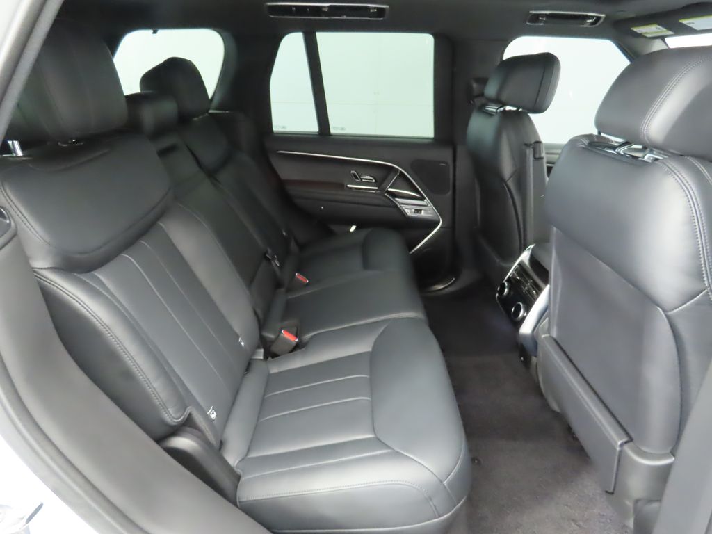 Thumbnail: 2023 Land Rover Range Rover - 21