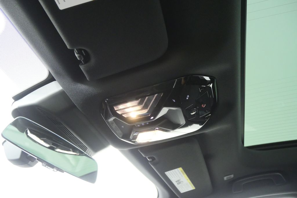 Thumbnail: 2026 BMW 7 Series - 23