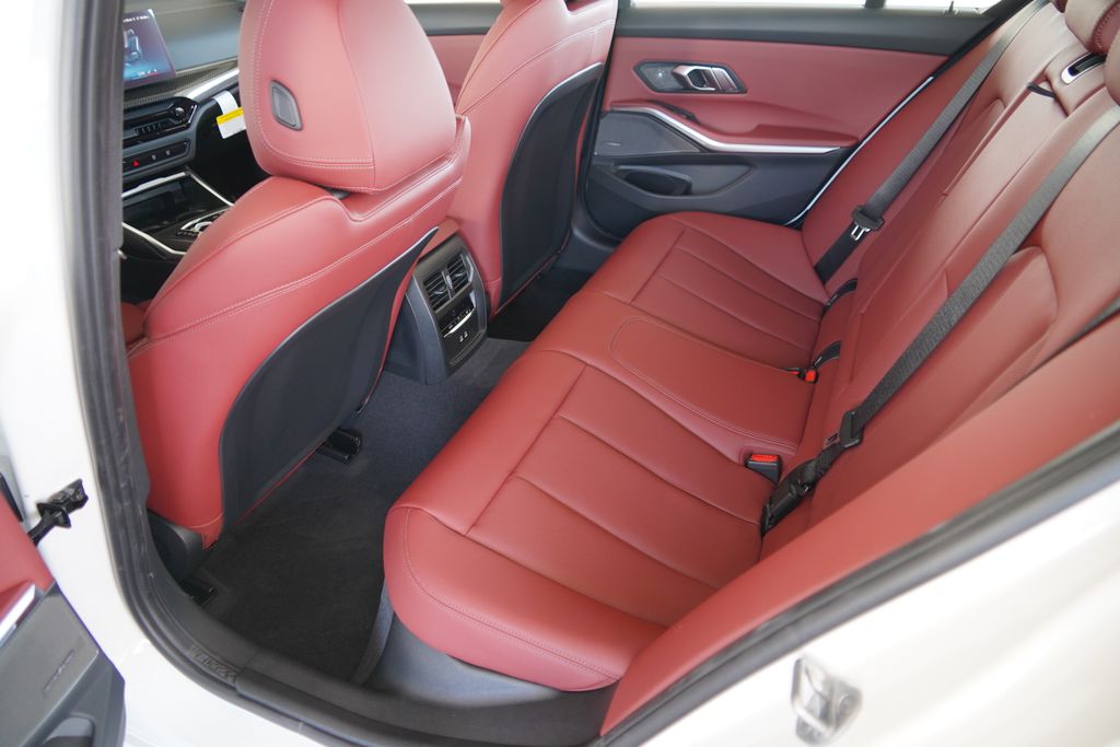 Thumbnail: 2026 BMW 3 Series - 19