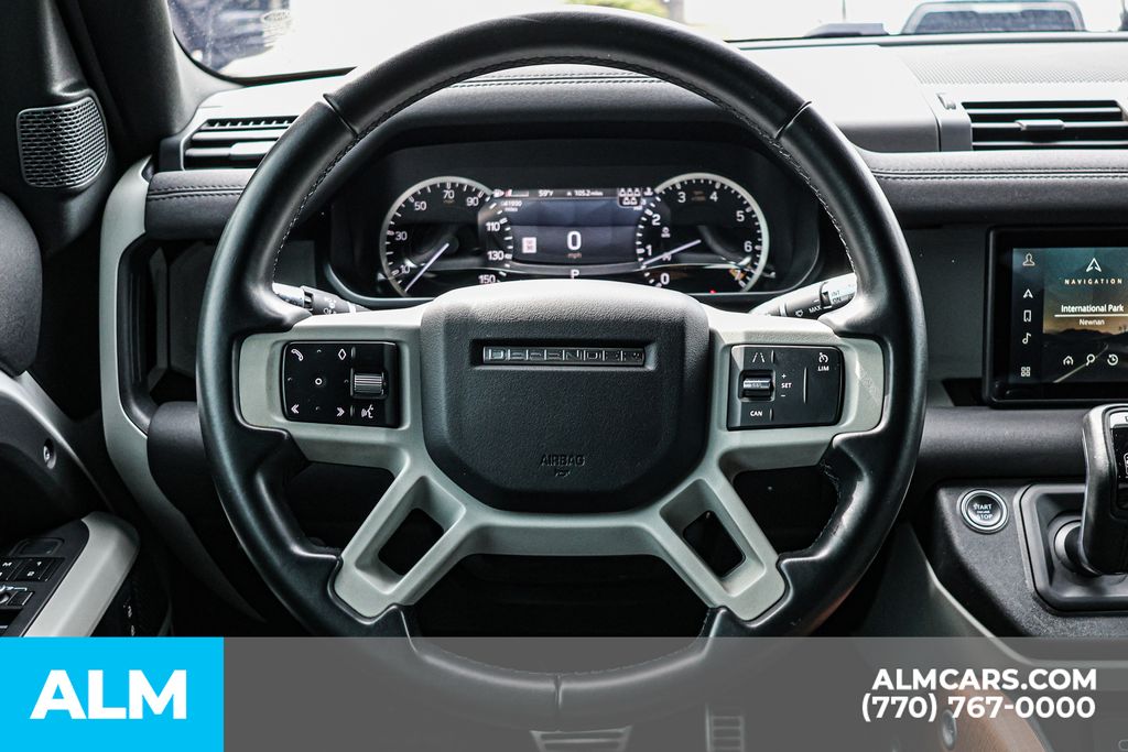Used 2022 White Land Rover X-Dynamic SE image 29