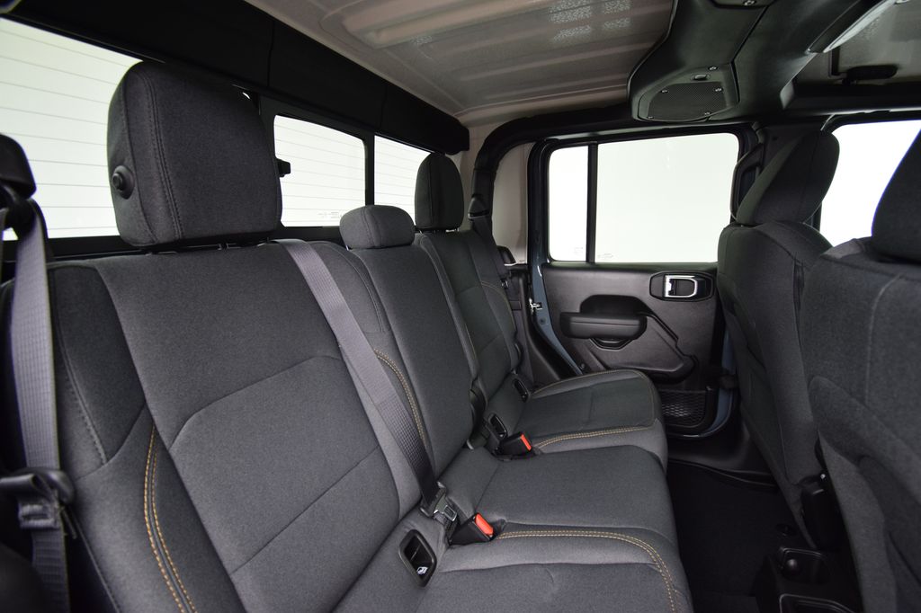 new 2026 Jeep Gladiator car, priced at $45,944