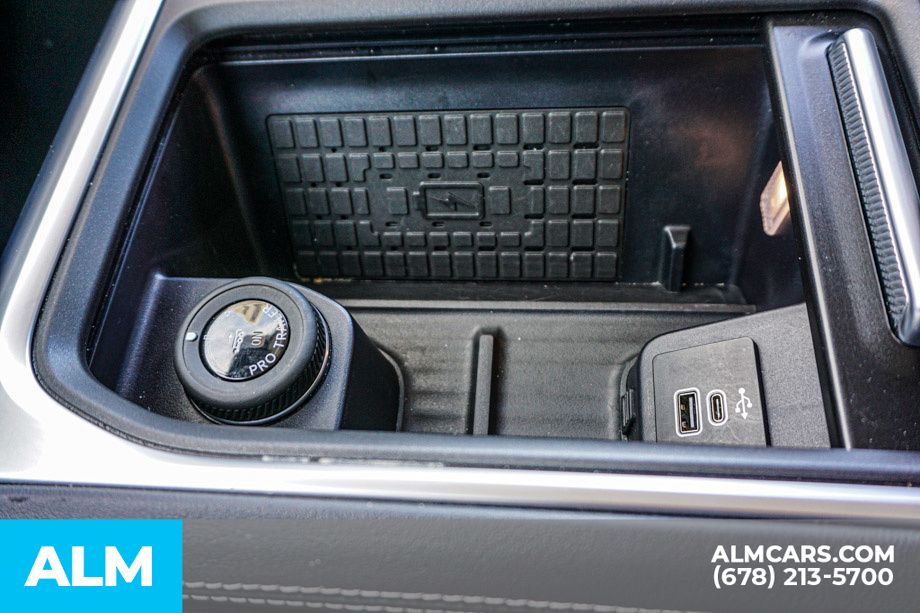 Used 2025 Black Ford Platinum image 47