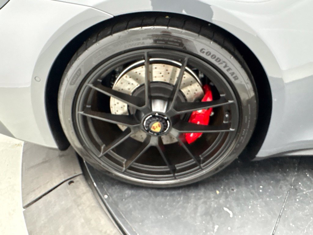 Thumbnail: 2025 Porsche 911 - 16