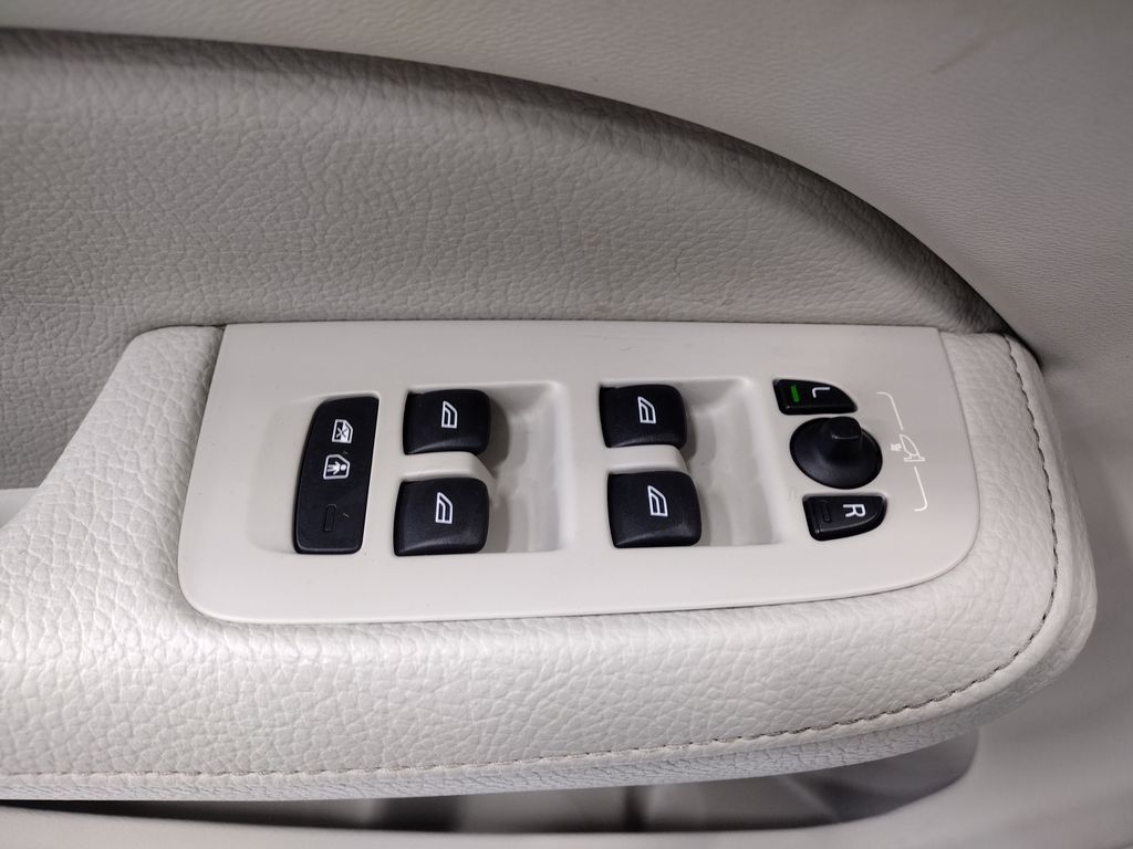 2021 Volvo S60 T6 Momentum