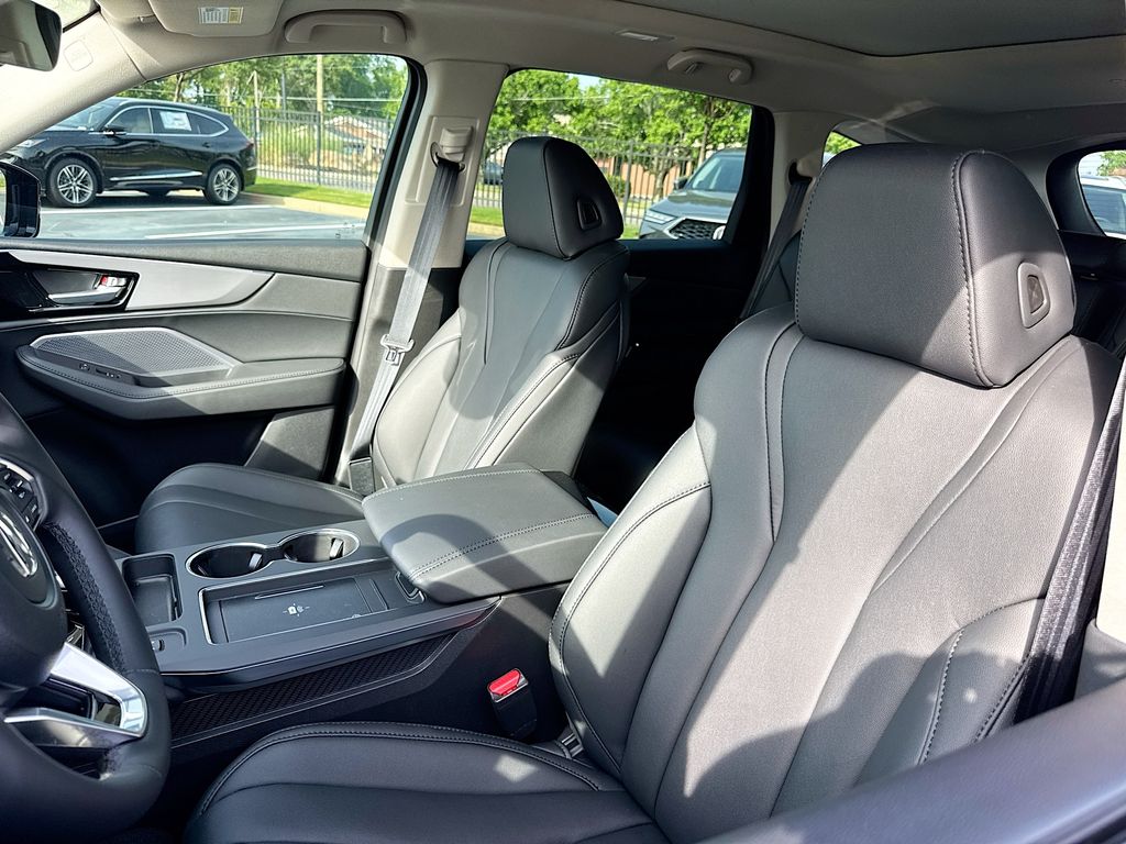 2025 Acura MDX Base SH-AWD photo 3