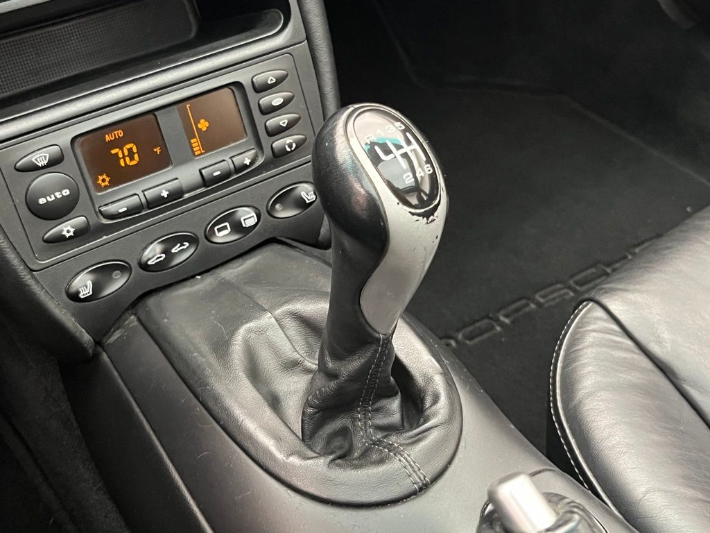 Thumbnail: 2002 Porsche 911 - 13