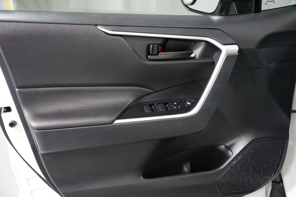 Thumbnail: 2024 Toyota RAV4 - 28