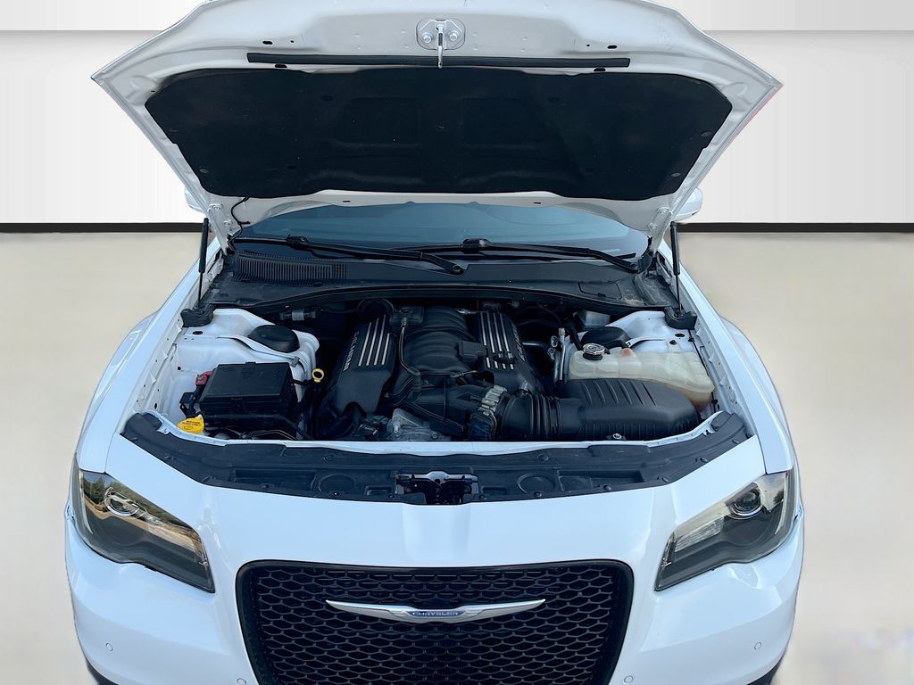 Used 2023 White Chrysler C image 32
