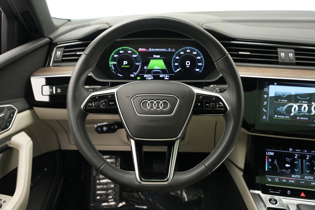 Thumbnail: 2024 Audi Q8 e-tron - 10