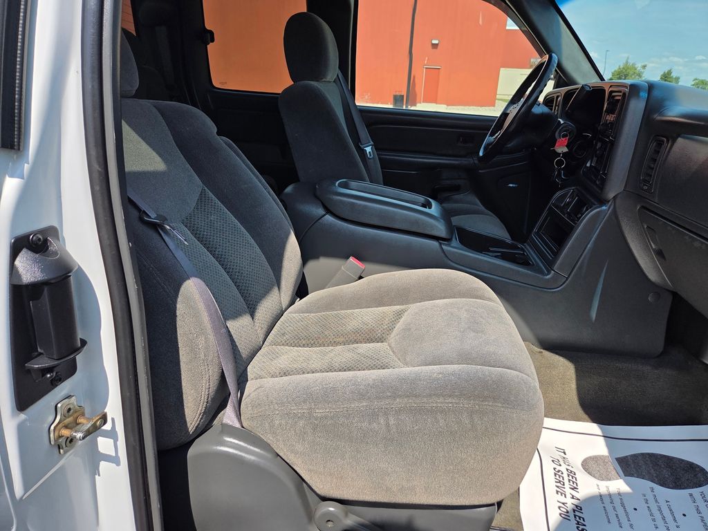 2005 Chevrolet Silverado 1500 LS