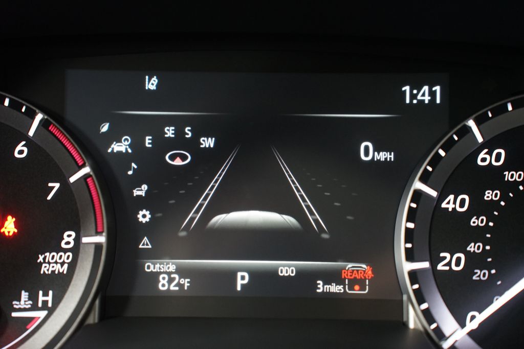 2025 Toyota Highlander XLE 16