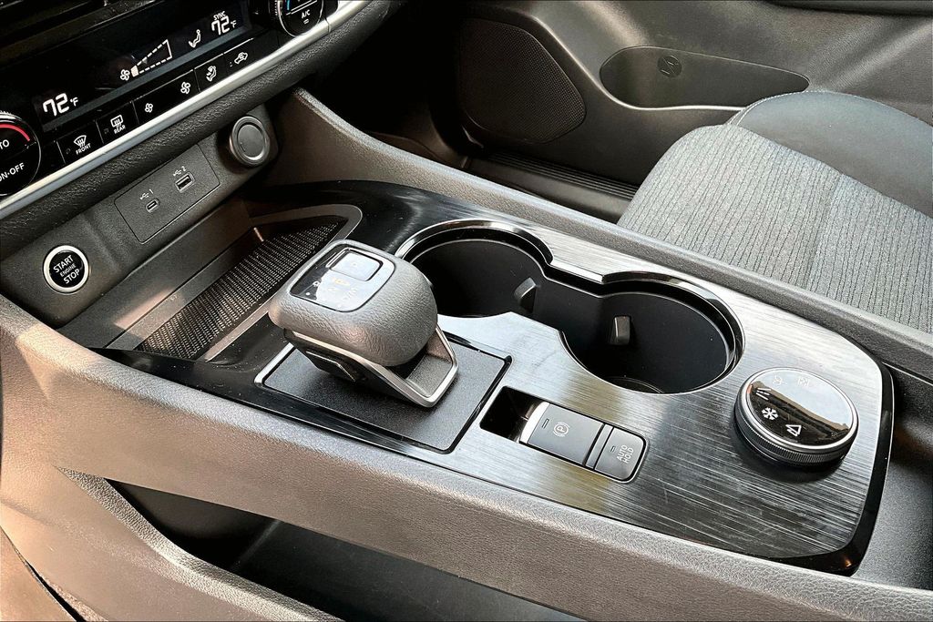 Used 2021 Silver Nissan SV image 19