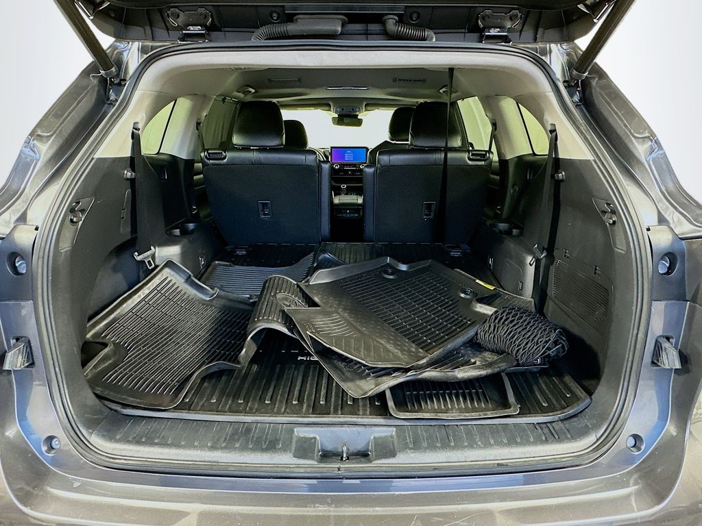 Thumbnail: 2023 Toyota Highlander - 26