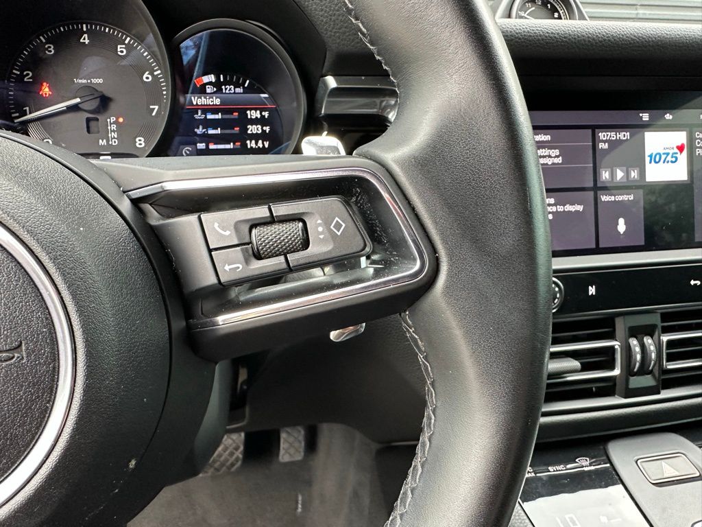 Thumbnail: 2022 Porsche Macan - 16