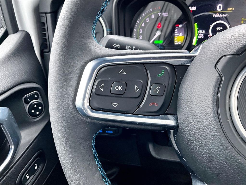 2024 Jeep Wrangler — photo 23