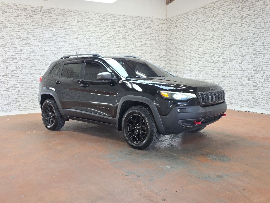 Diamond Black Crystal Pearlcoat 2019 Jeep Cherokee Trailhawk 4WD SUV / Crossover Four-Wheel Drive 9-Speed Automatic