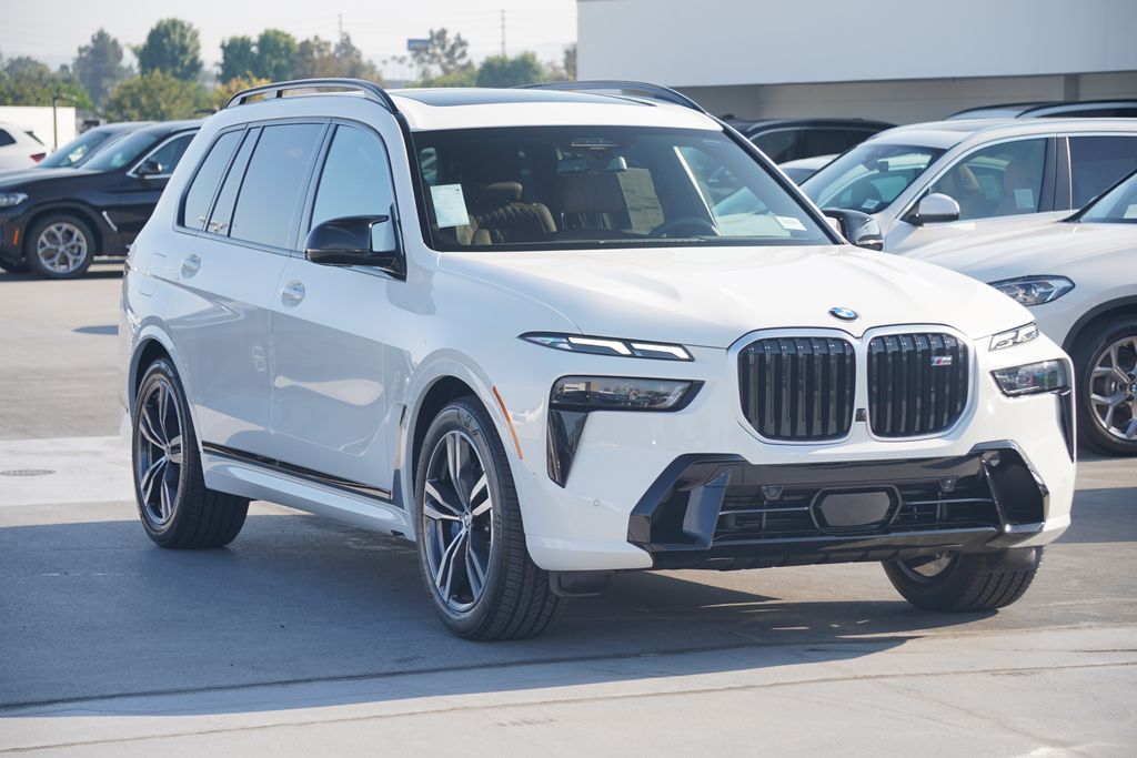 2025 BMW X7 M60i 3