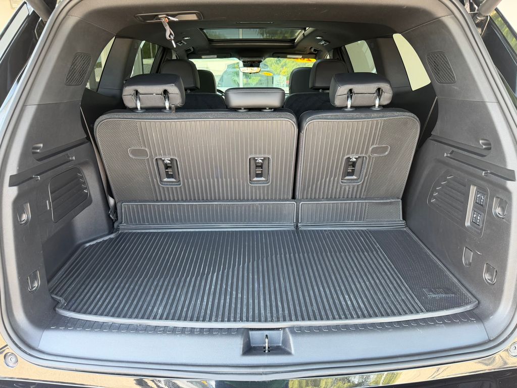 Used 2025 Buick Enclave SUV