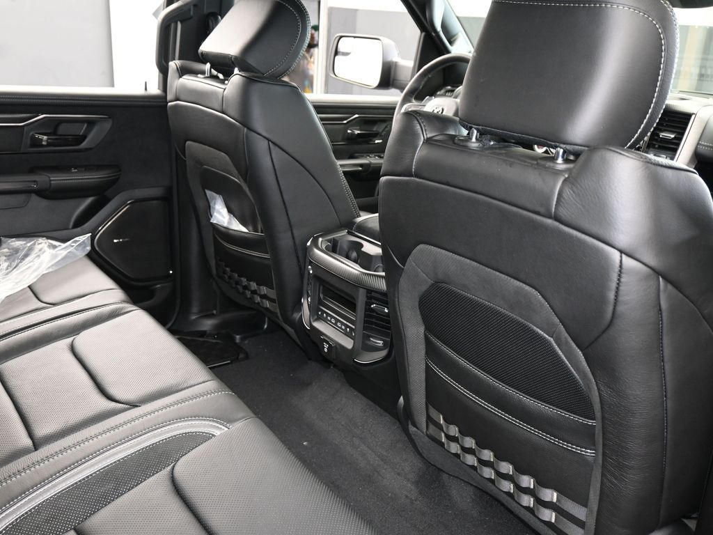 New 2026 Diamond Black Crystal Pearlcoat Ram RHO image 44