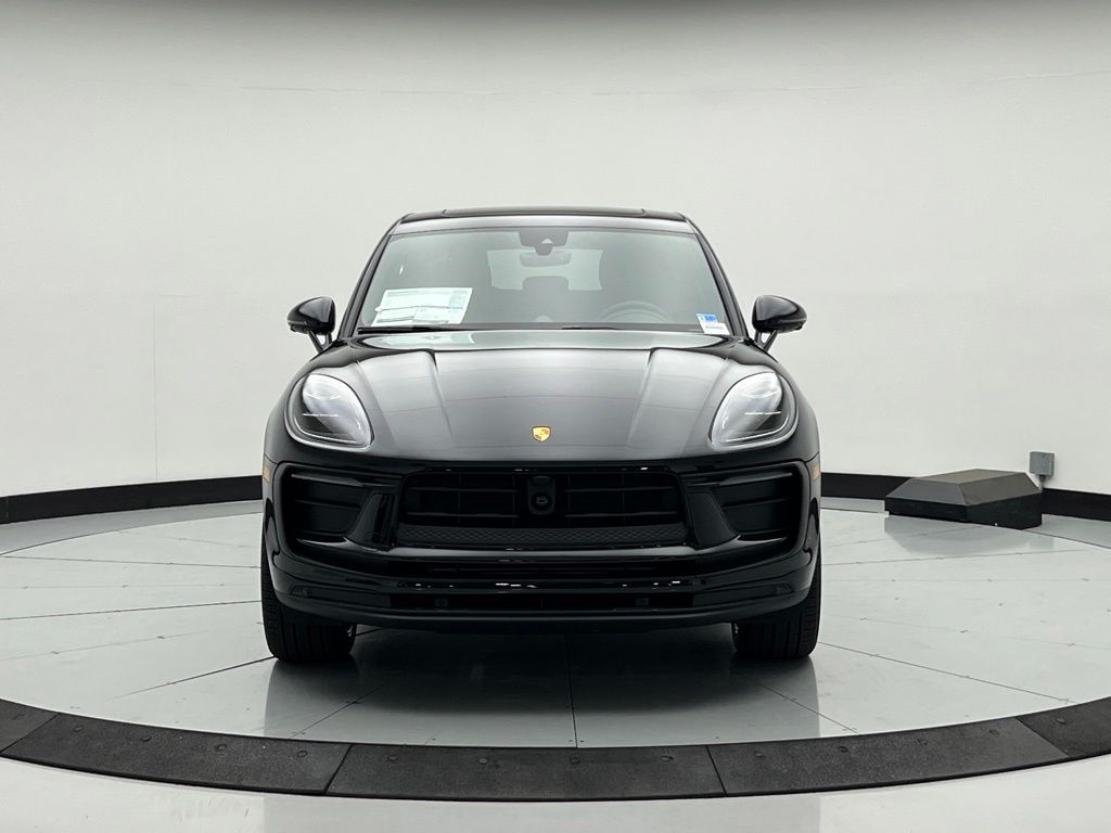 Thumbnail: 2026 Porsche Macan - 9