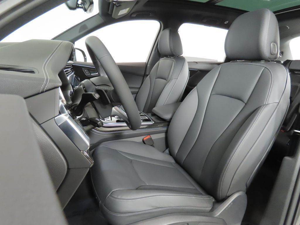 Thumbnail: 2026 Audi Q7 - 32