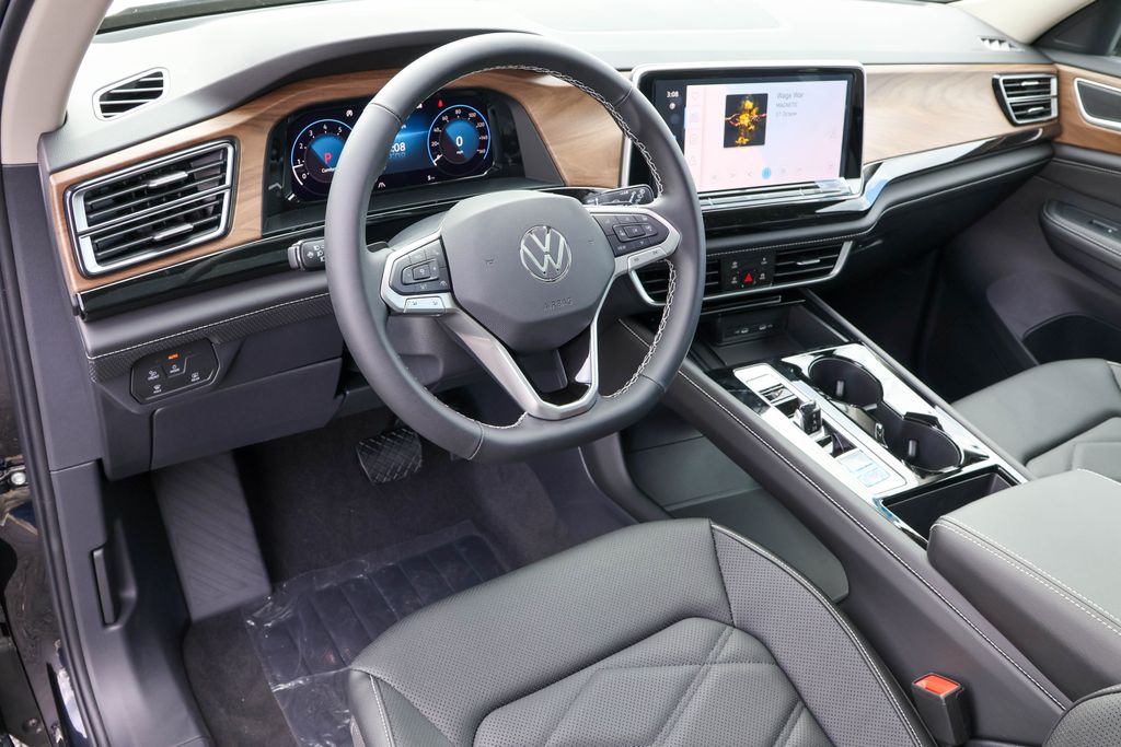 2025 Volkswagen Atlas 2.0T SE w/Technology 3