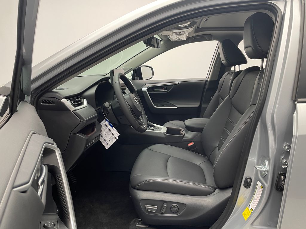 Thumbnail: 2025 Toyota RAV4 - 13