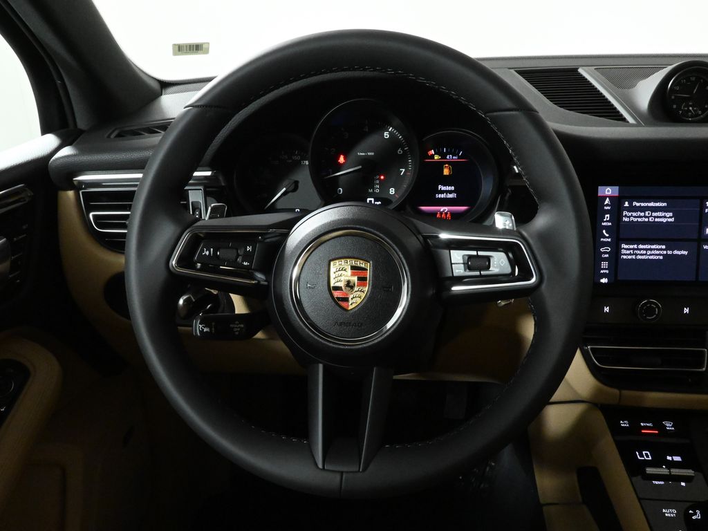 Thumbnail: 2025 Porsche Macan - 19