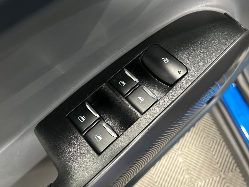 2025 Ford Maverick XL photo 12