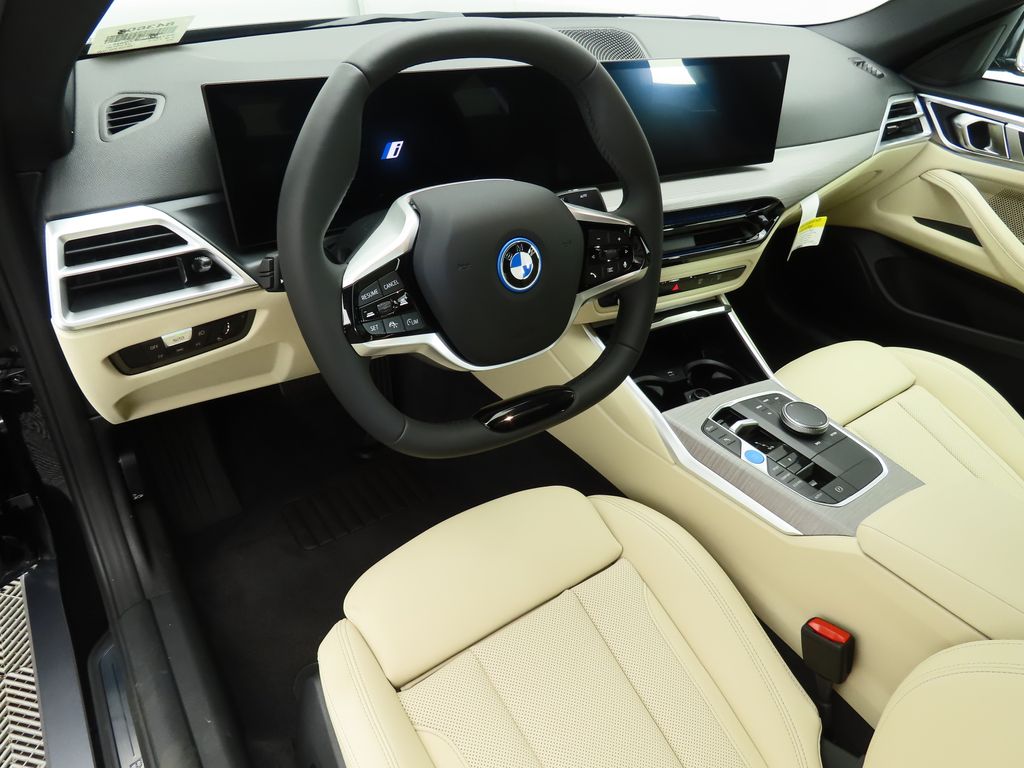 Thumbnail: 2025 BMW i4 - 9