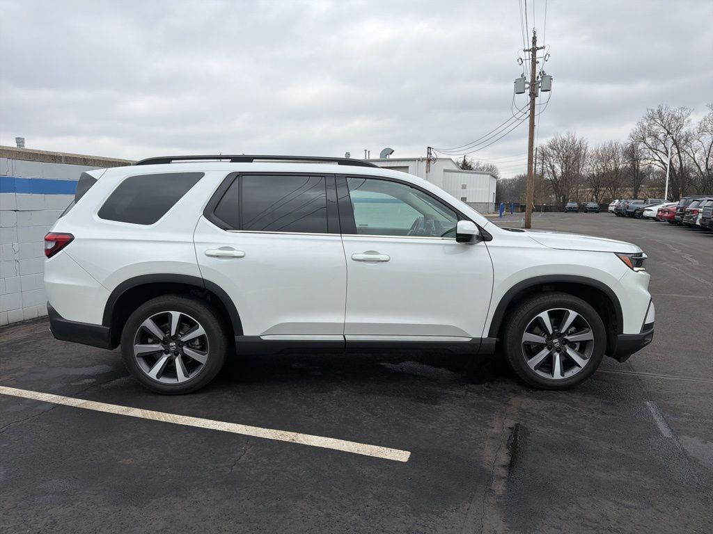 Thumbnail: 2023 Honda Pilot - 6