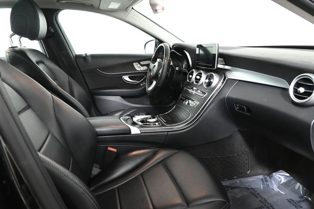 2015 Mercedes-Benz C-Class C 300 23